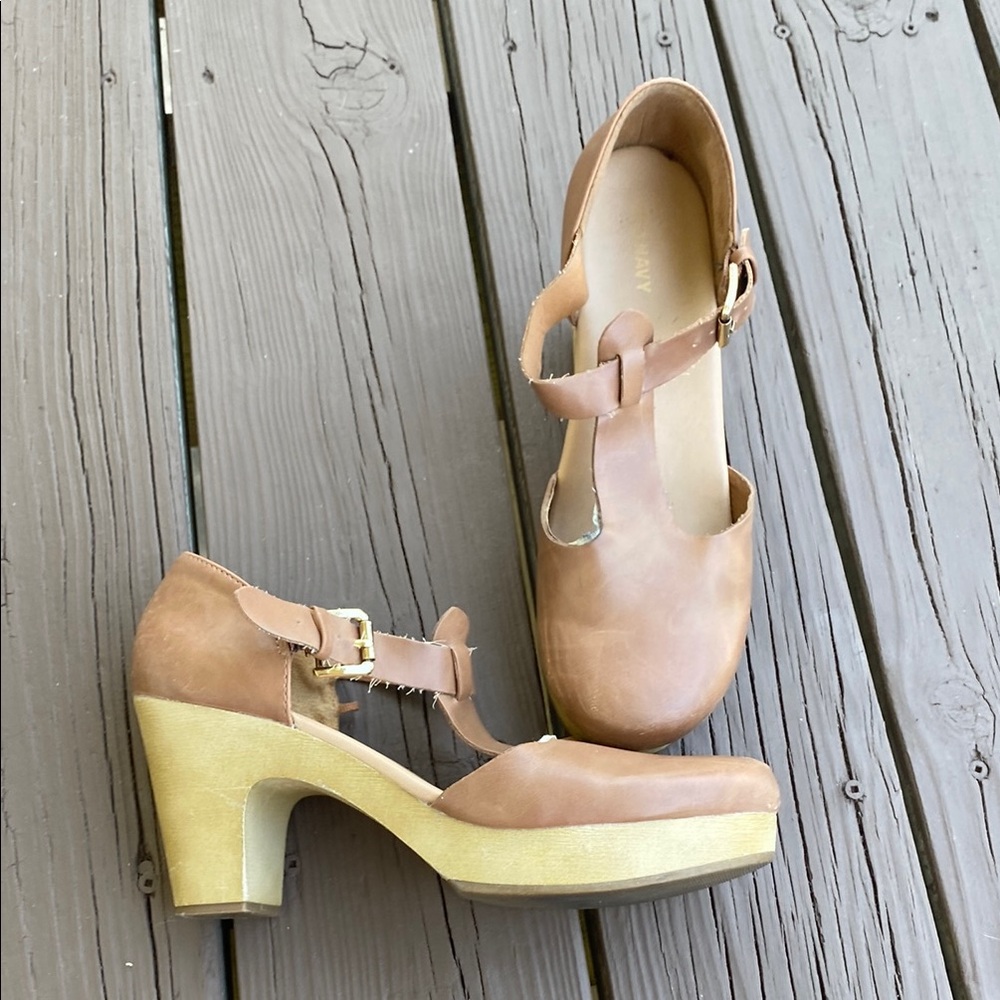 Mary Jane platform clog